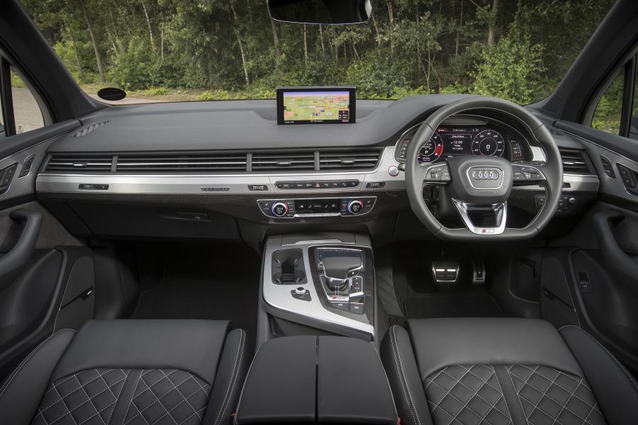 Торпедо Audi SQ7 TDI (4M) 2016 года  (UK) (фото 29 из 32)